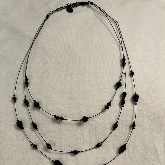 3 Stranded black beaded necklace - Picture 2 of 3